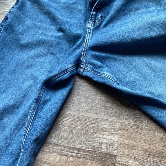 American Eagle “mom jeans” - Picture 7 of 8